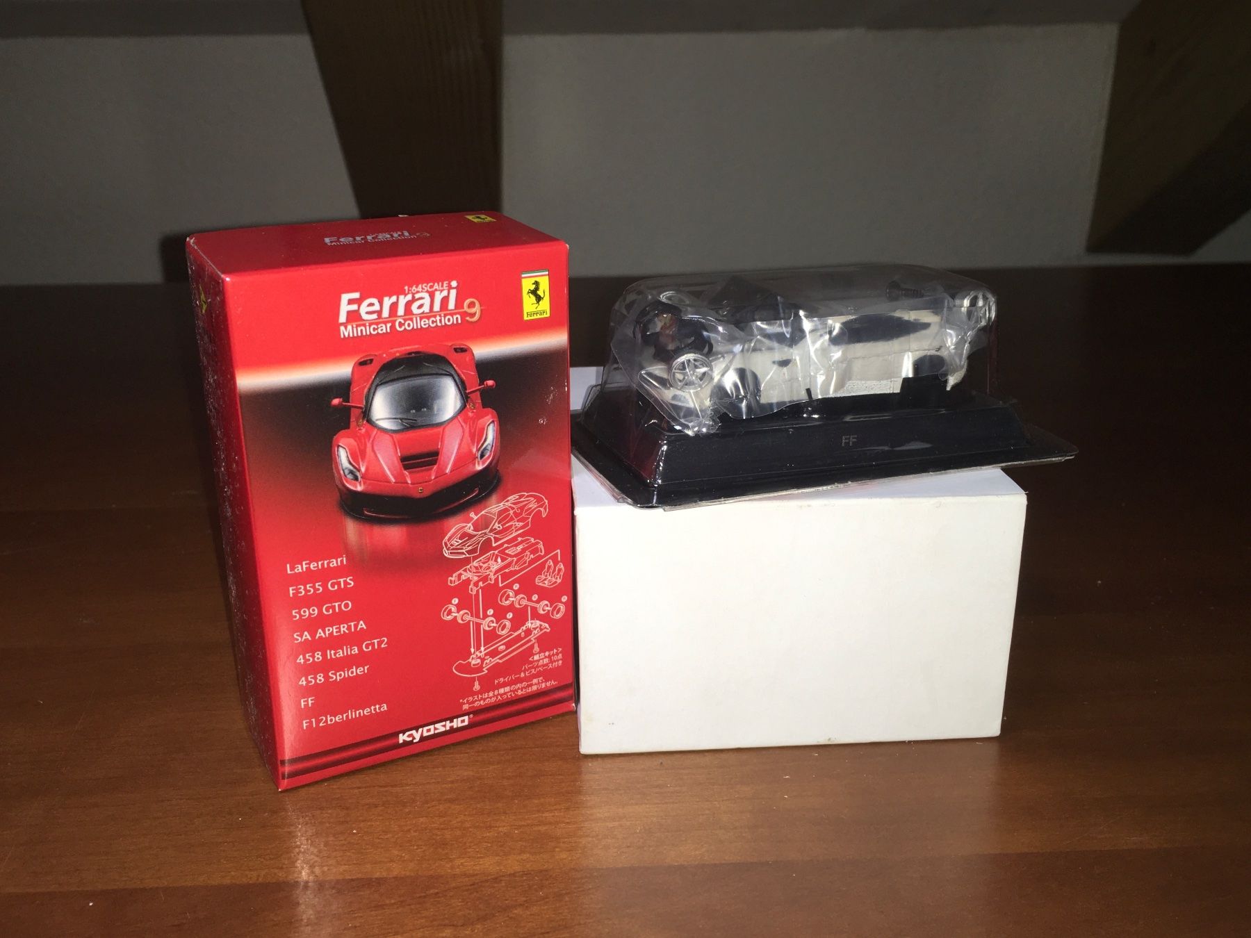 Ferrari Modellini d'auto: Ferrari FF 1/64 Kyosho Kit NEU – Nuovo (secondo la descrizione) da Wohlen AG venduto da PrivatSammlung