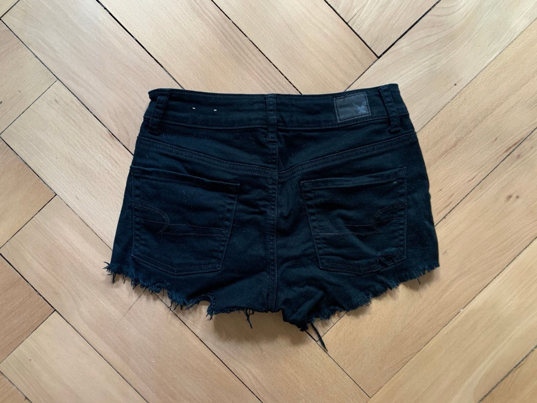 American Eagle Jeans: AMERICAN EAGLE - Jeansshorts schwarz XS – Usato da Zürich venduto da Diazaio 2