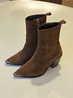 Bottines Jonak Paris daim marron  T.36  comme neuves