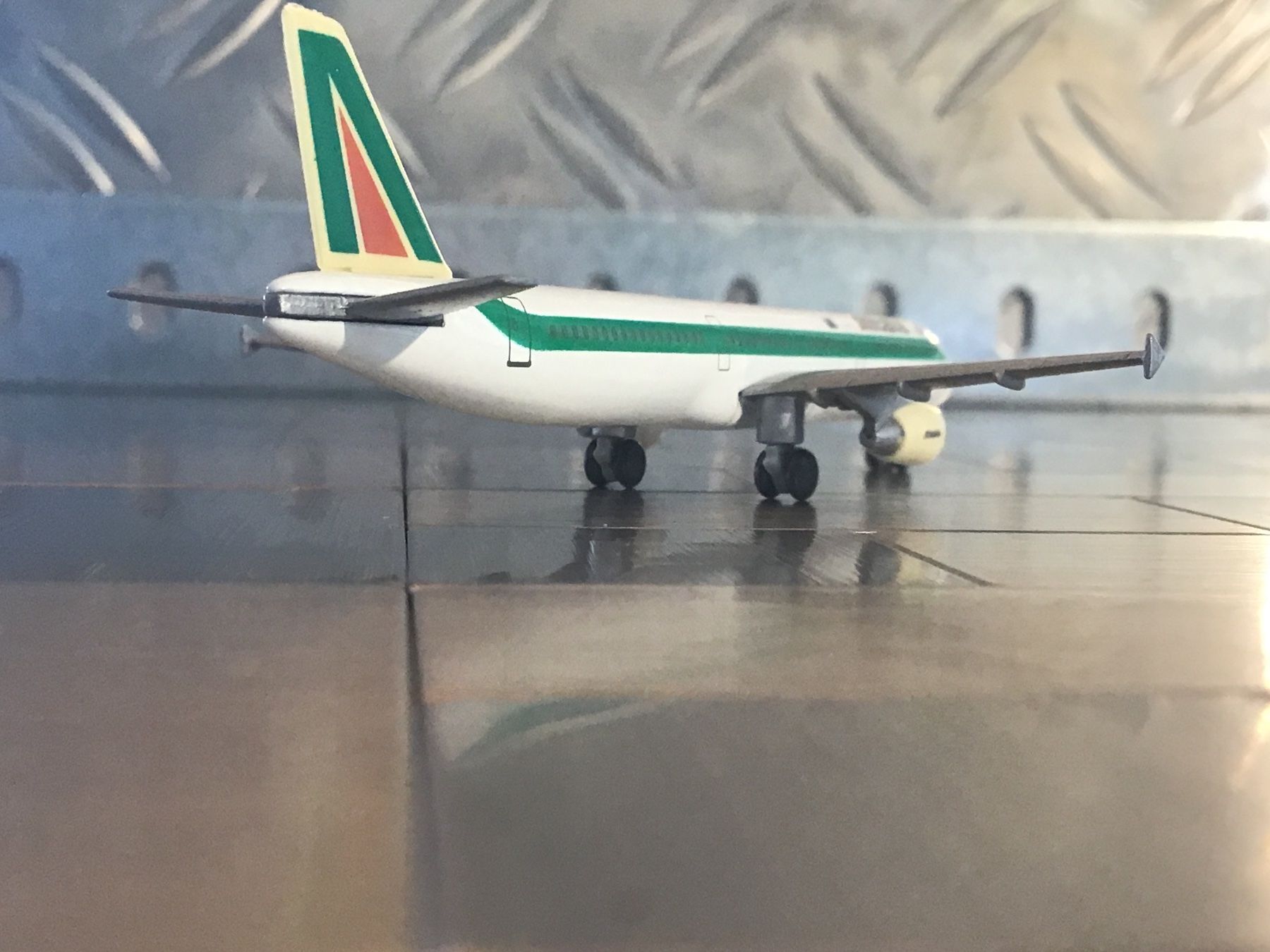 Herpa Modellbausätze & Standmodelle: HERPA ALITALIA AIRBUS A321 – Gebraucht aus Männedorf von Spezial-Modelle 3