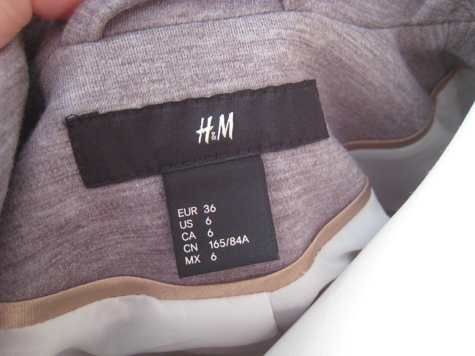 H&M Giacche: grauer Blazer H&M   Gr. 36 – Usato da Dättlikon venduto da Mamakuga 4
