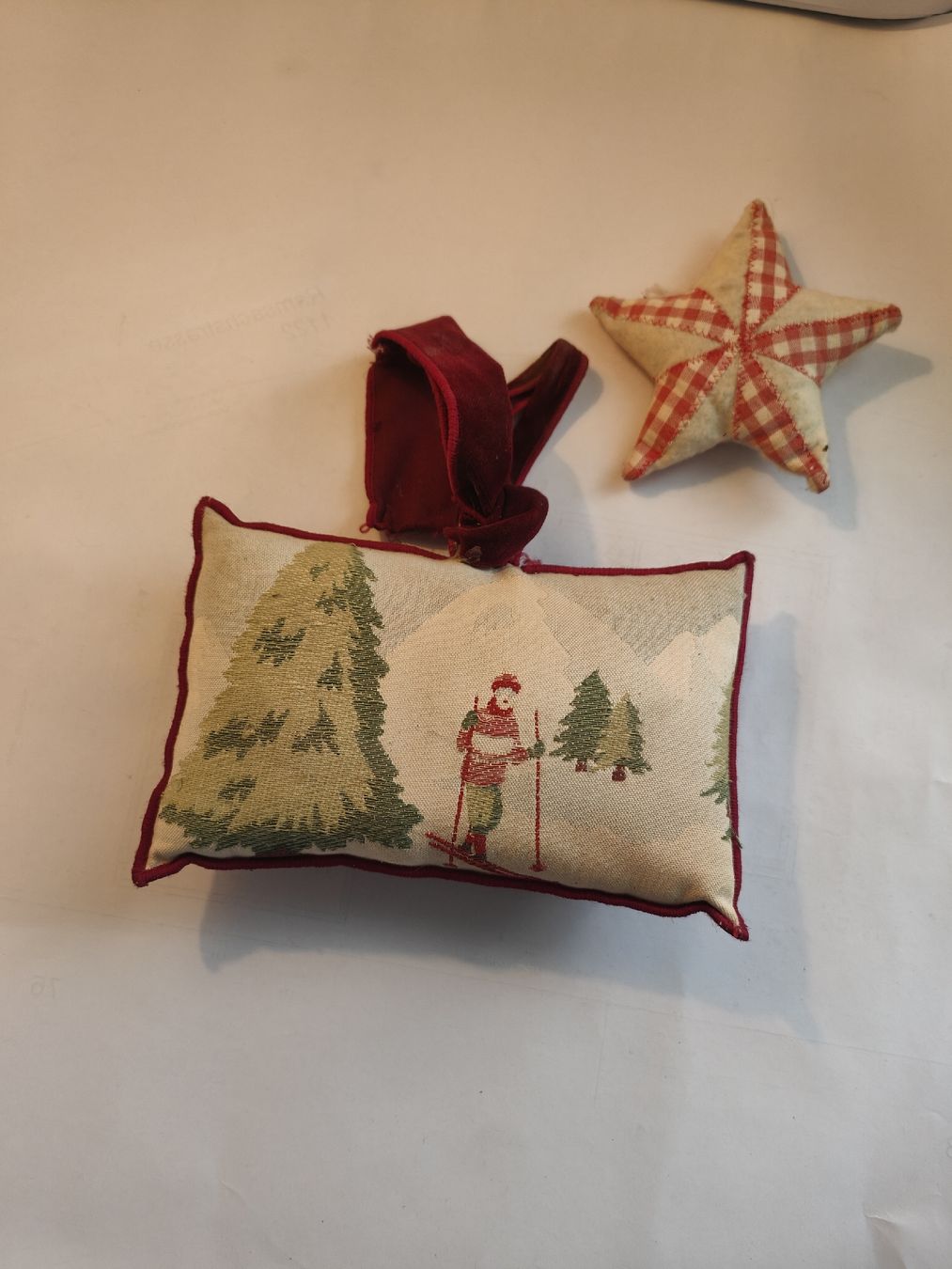 Cuscini: 2er Set Winterdeko Kissen und Stern – Usato da Flumenthal venduto da mar_wyw8