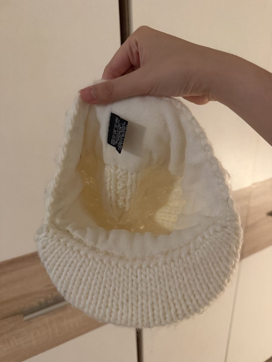 Copricapi, berretti & cappellini: Warm knitted winter cap for ladies – Usato da Luzern venduto da ang_vgh6 1