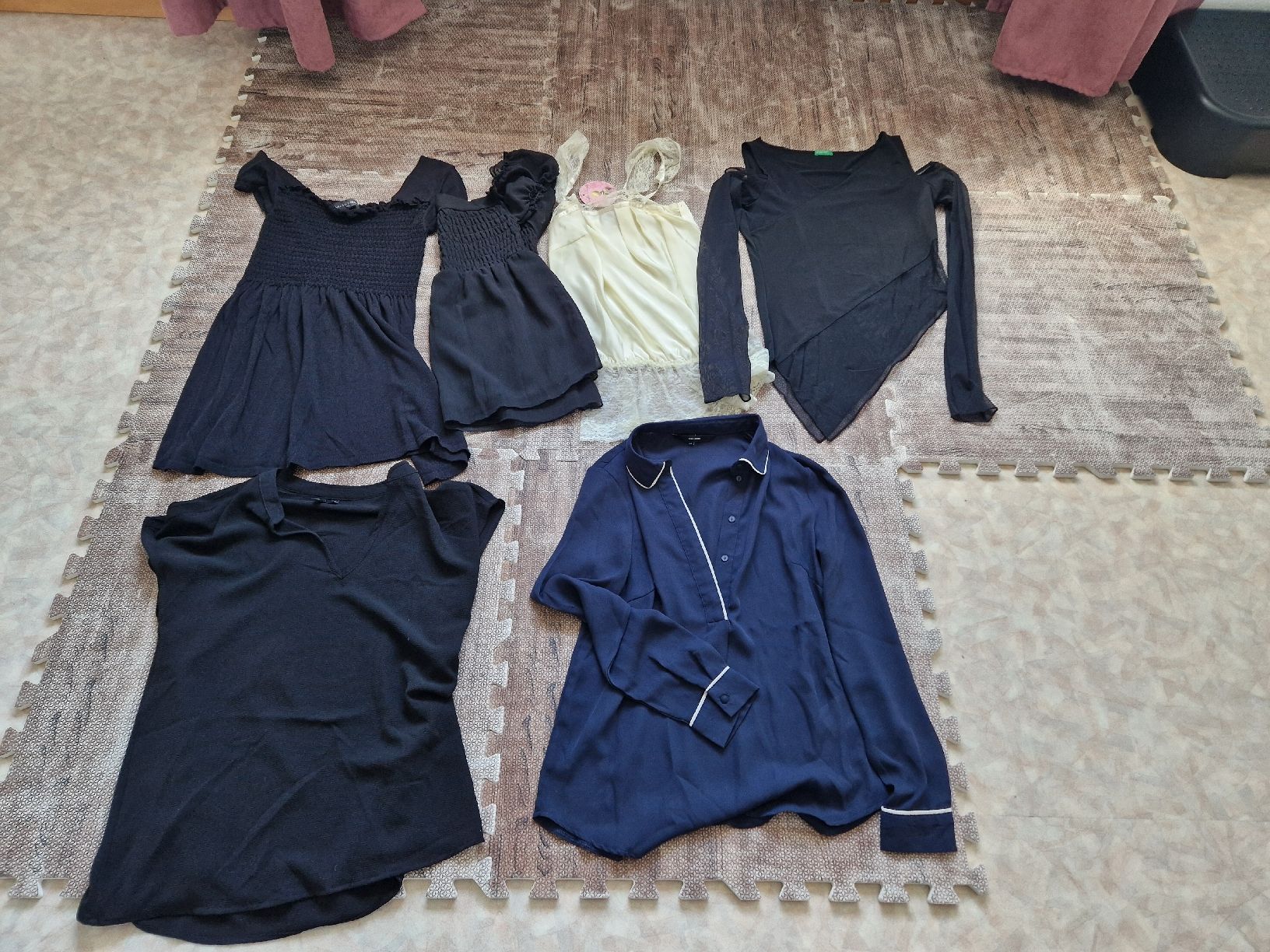 Lotti di vestiti: Kleiderpaket Oberteile XS-S – Usato da Triengen venduto da KittyKat6