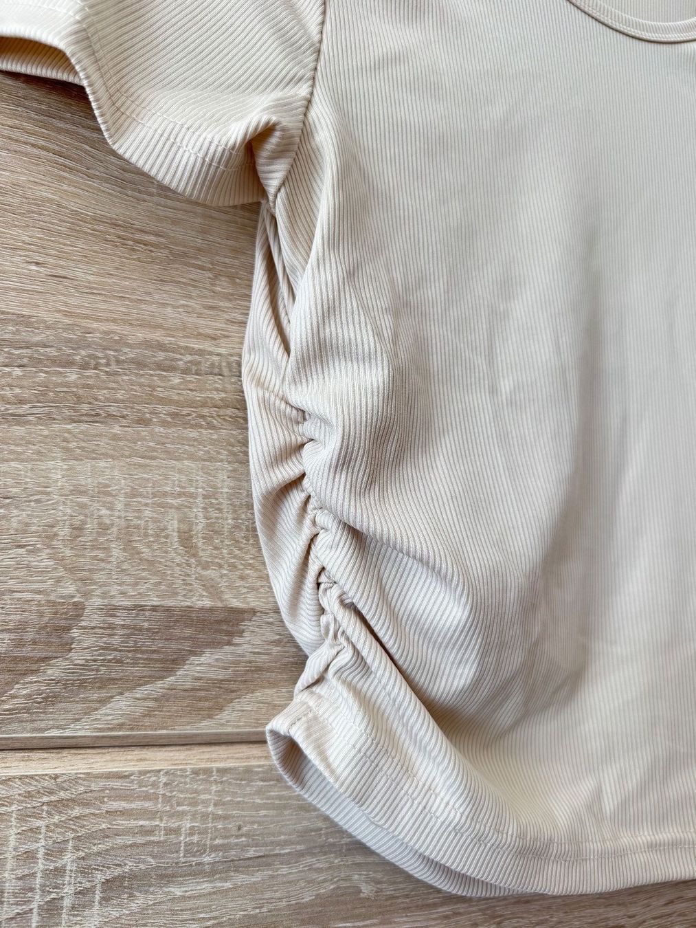 T-shirts: T-shirt beige clair – D'occasion à Montreux par iza_peche8 1