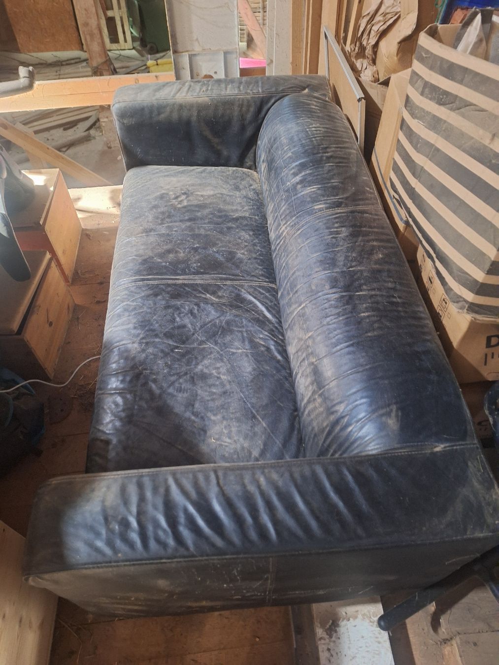 Sofas: 2-3er Sofa schwarz – D'occasion à Büttikon AG par rebeccaparvex 4
