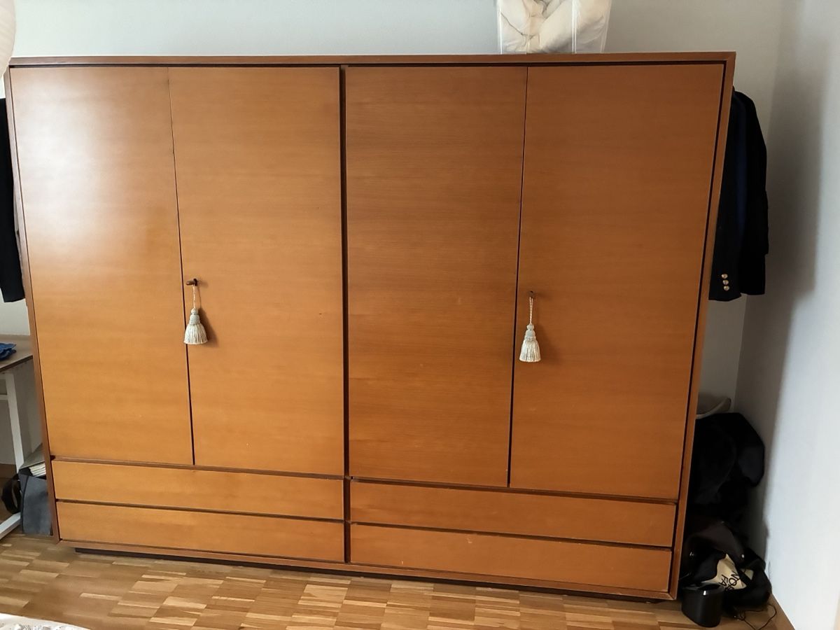 Armadi: Kleiderschrank Holz mit Schubladen – Usato da Luzern venduto da abcd111