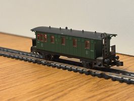 L2402: Oldtimer Personenwagen (Spur N)