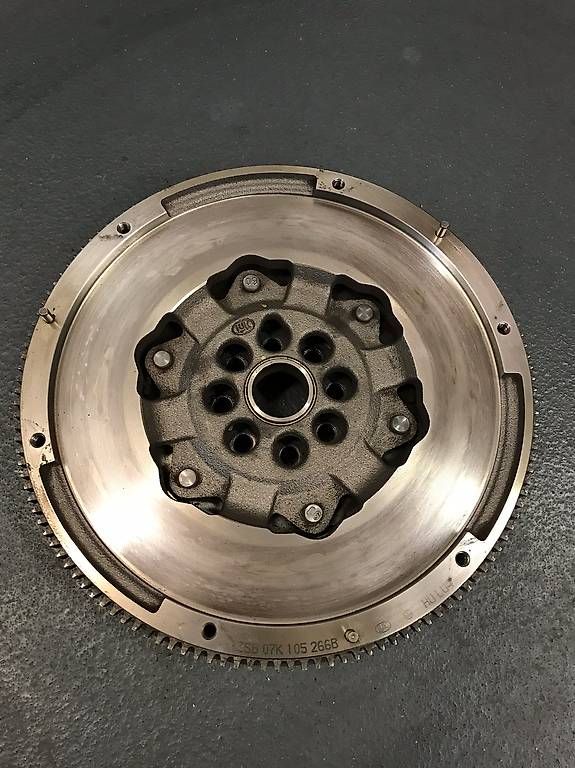 Pneumatici & Ruote complete: Schwungrad Audi TTRS – Usato da Wünnewil venduto da thomas1093