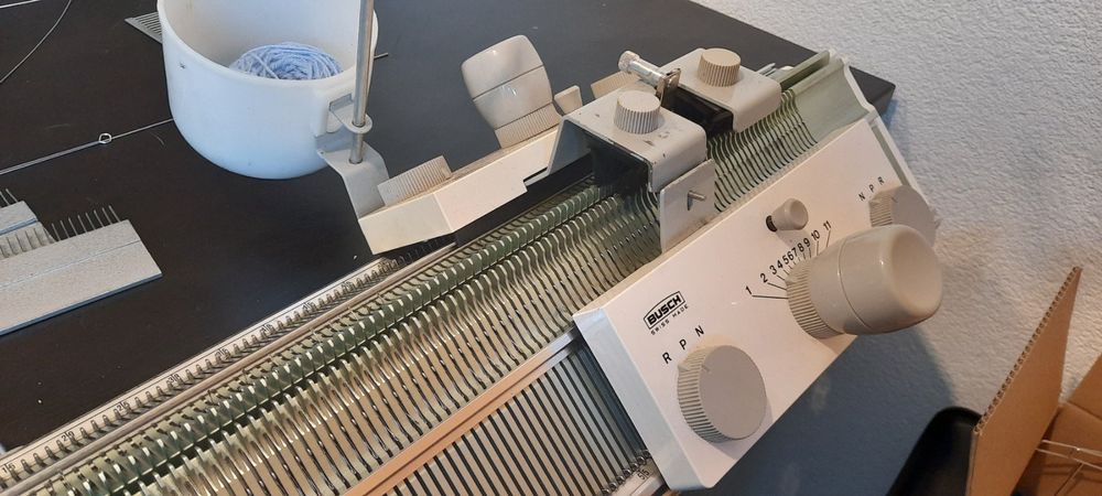 Produktbild von Sunicon Strickmaschine, LK150 6,5 Mm Mittelspur 150 Stiche Smart