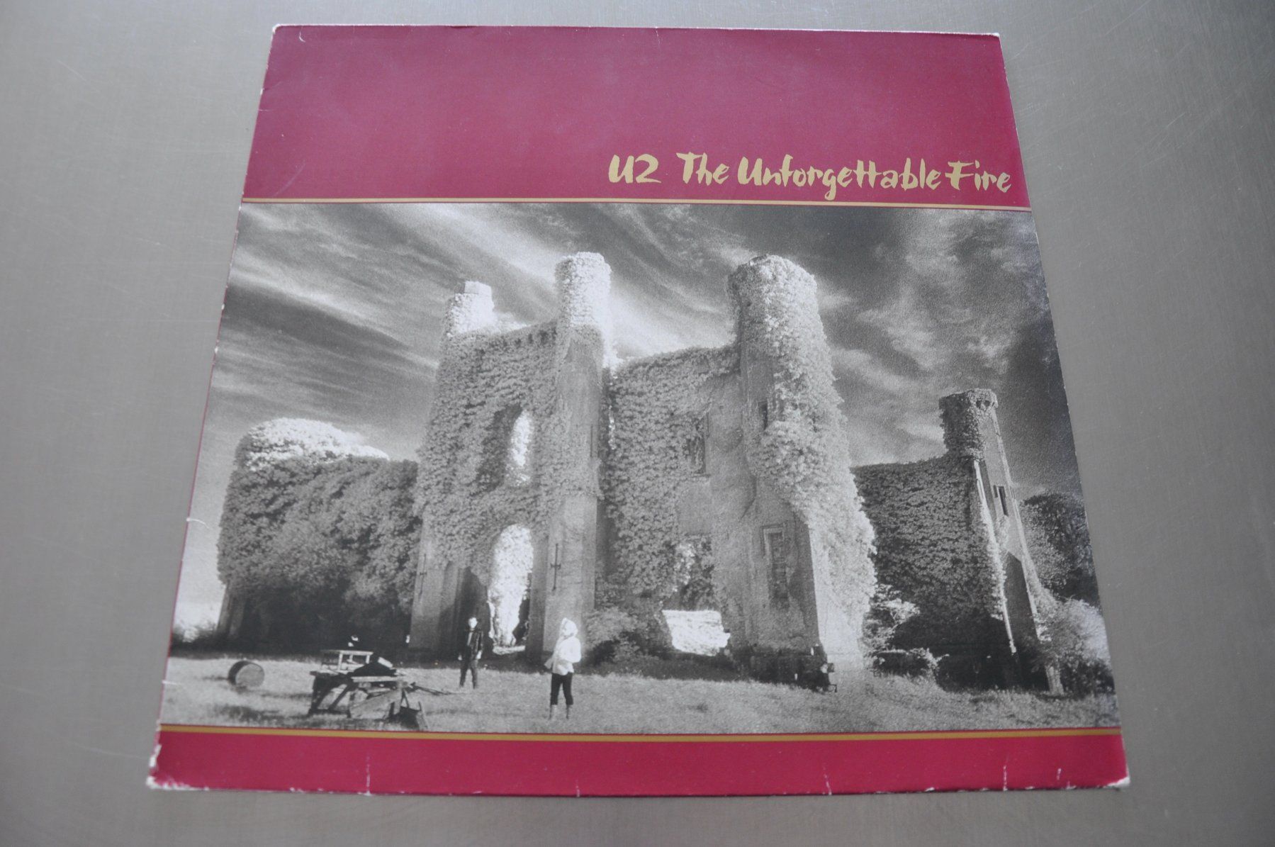 Dischi in vinile: U2 LP THE UNFORGETTABLE FIRE – Usato da Sion venduto da jaipur1401