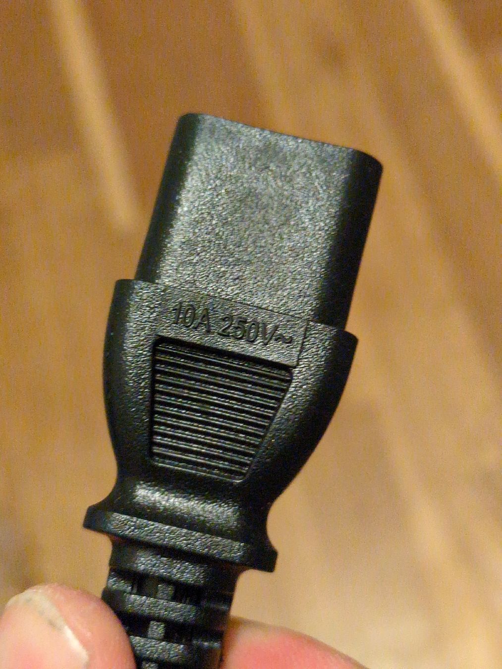Câbles: C13 Stecker auf Eurostecker, 1.5 Meter – D'occasion à Zürich par balin777 1
