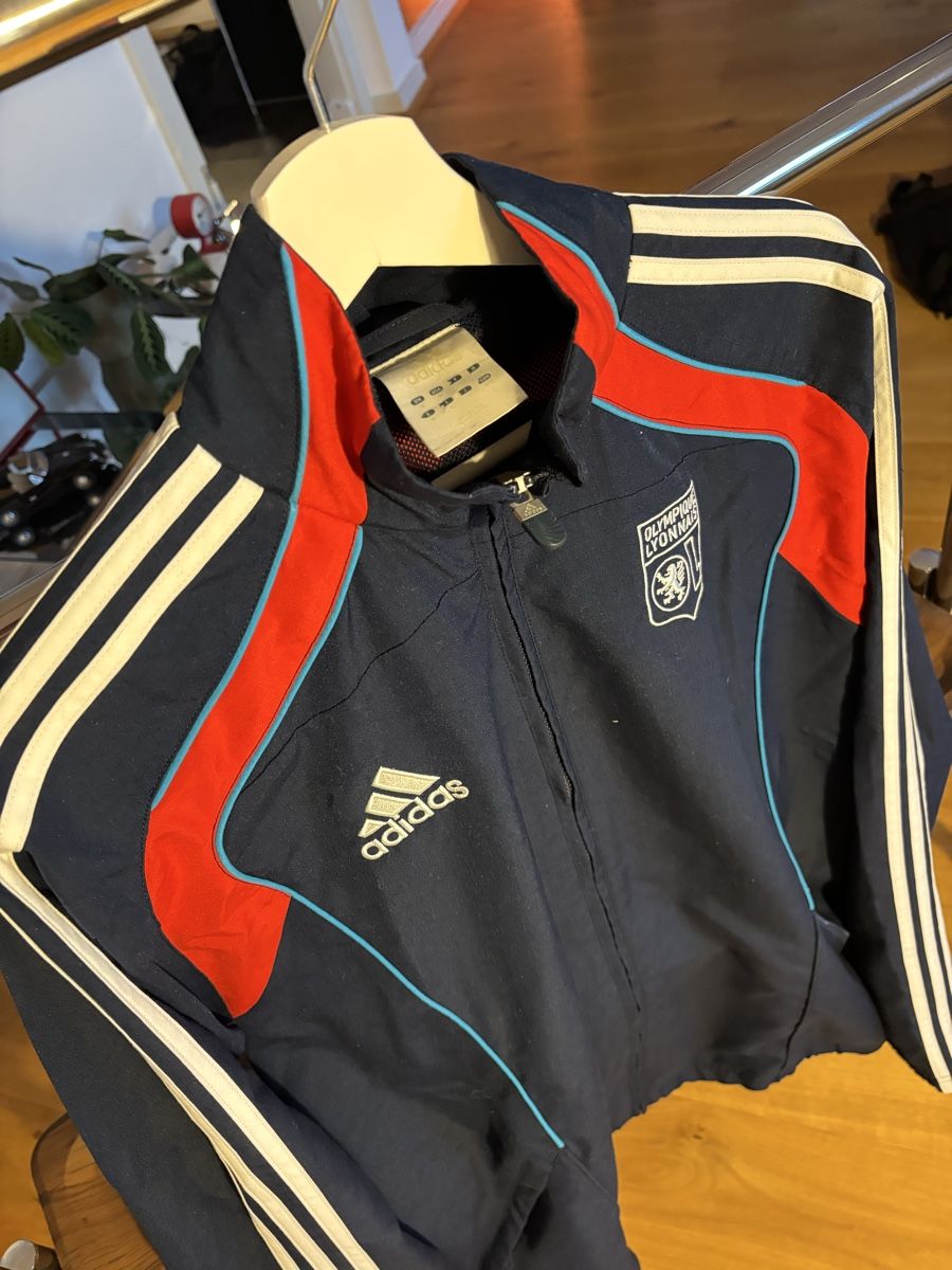 Adidas Jacken: Trainingsjacke Olympique Lyonnais – Gebraucht aus Meilen von jak_25kv 2