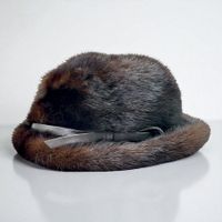 Chapeau fourrure vison brun vintage RIVOLA Paris