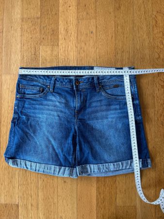 Jeans-Shorts von EDC, Grösse 29, Top Zustand!