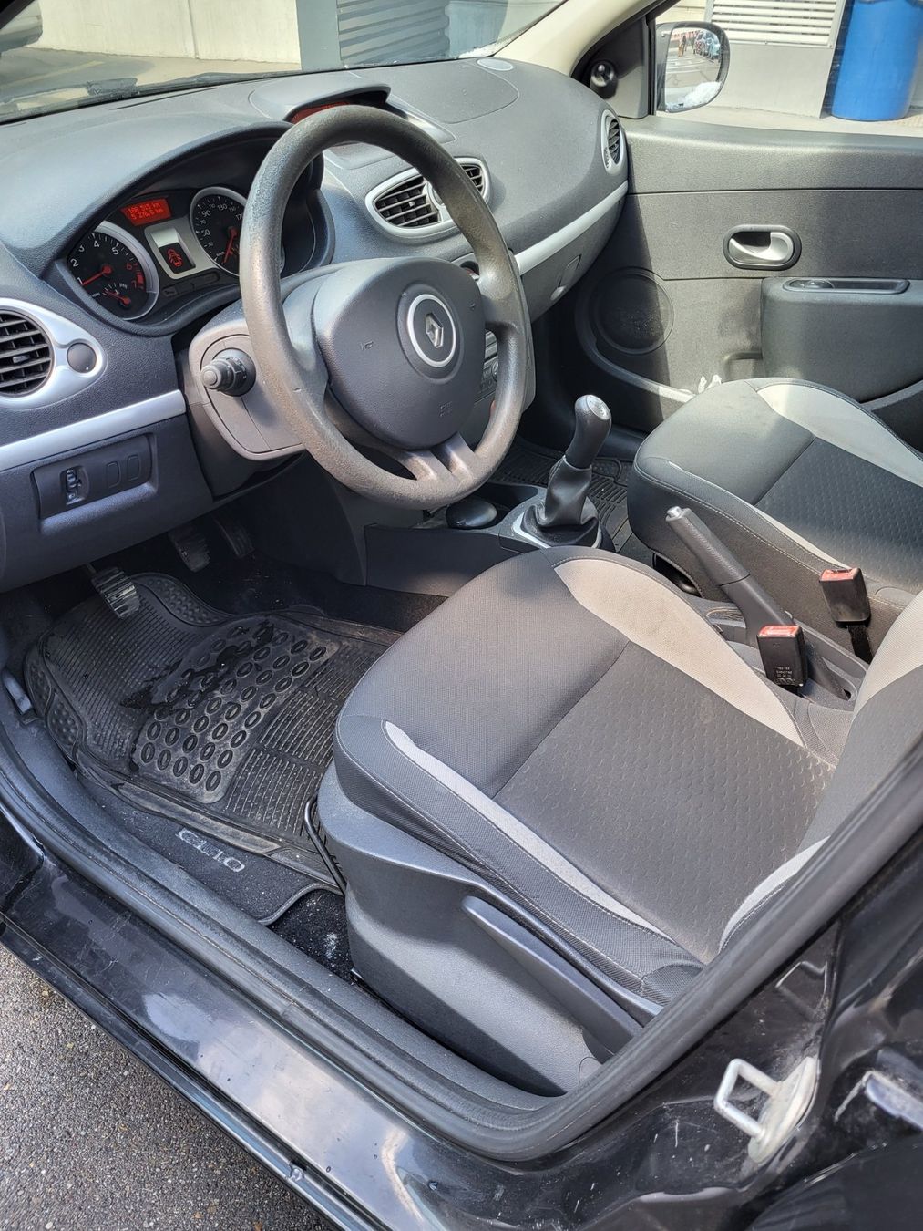 Renault Autos: Renault Clio 1.2 75PS Expression Handschalter (DD) – Gebraucht aus St. Gallen von CityAuktion 4