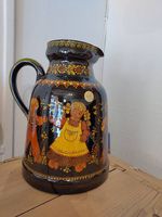 Handgetöpferte Bodenvase. Sehr selten in dieser Grösse.