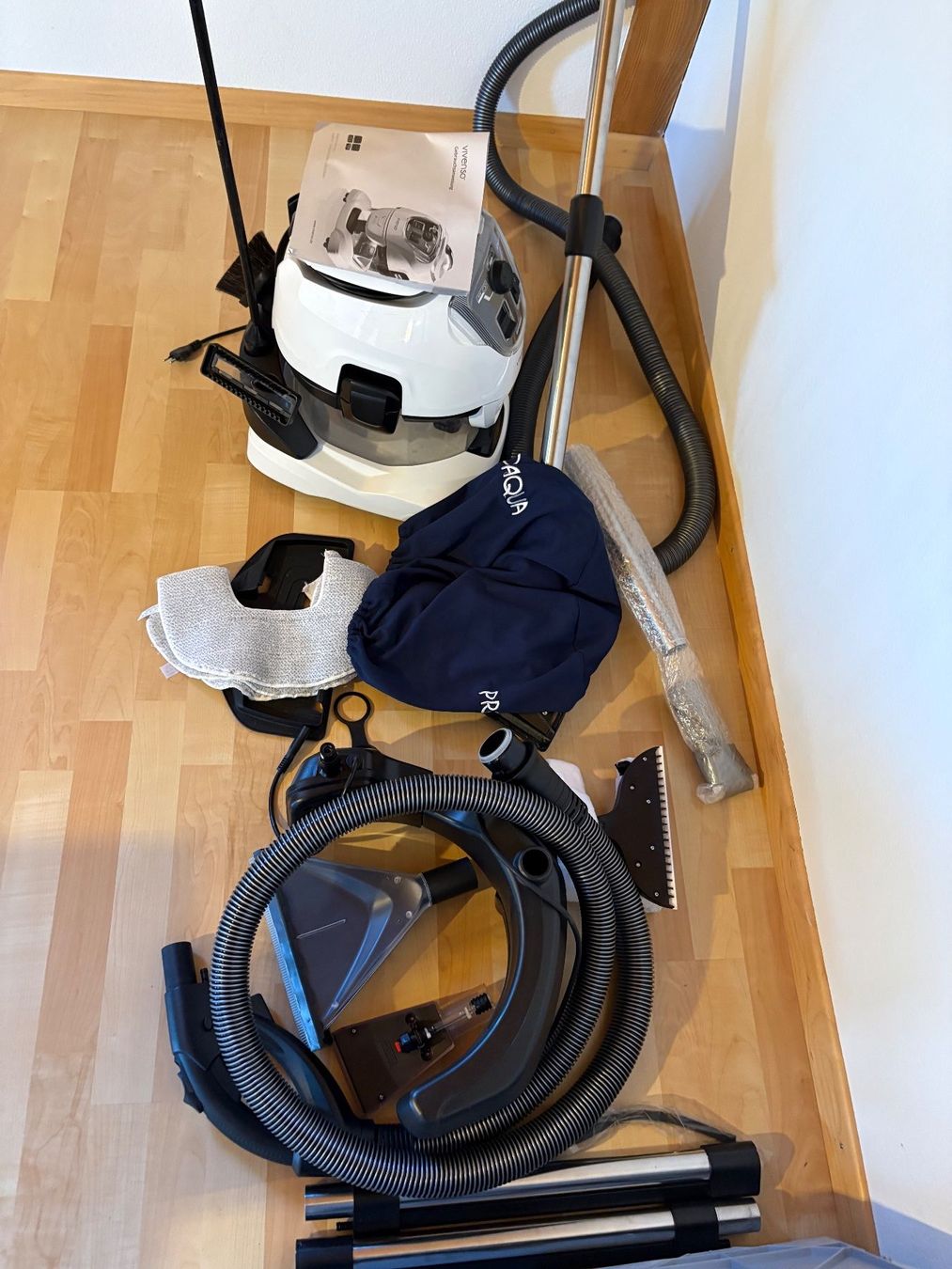 Aspirateurs & Accessoires: Vivenso; Staubsauger mit Wasserfilter – D'occasion à Obfelden par mar_hh9l