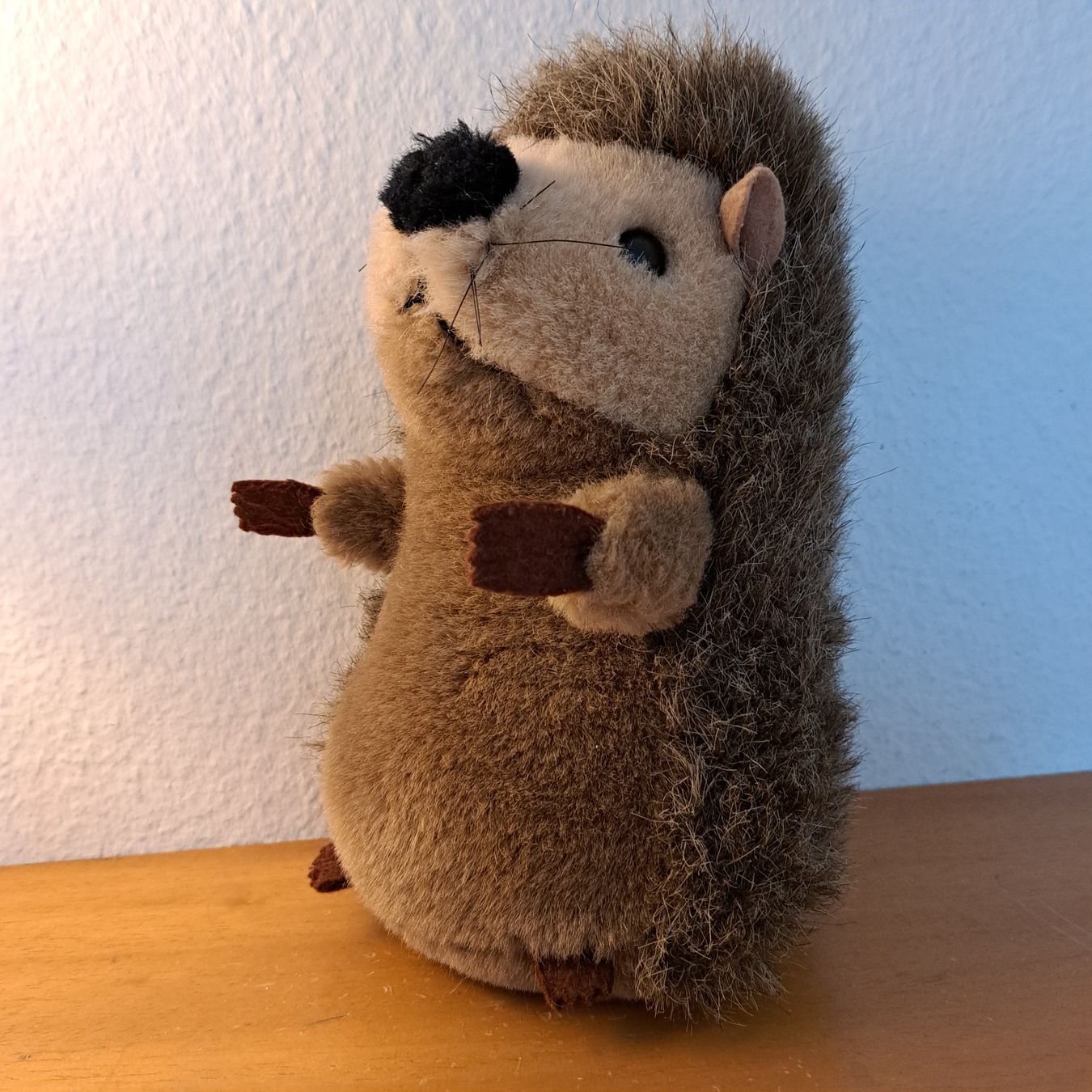 Jouets: Gemütlicher Igel aus Plüsch. – D'occasion à Grüningen par Tappio