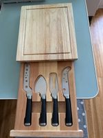 Cheesy Käseset – Eiche 30x25x4,5 cm, 4 Edelstahl-Käsemesser,