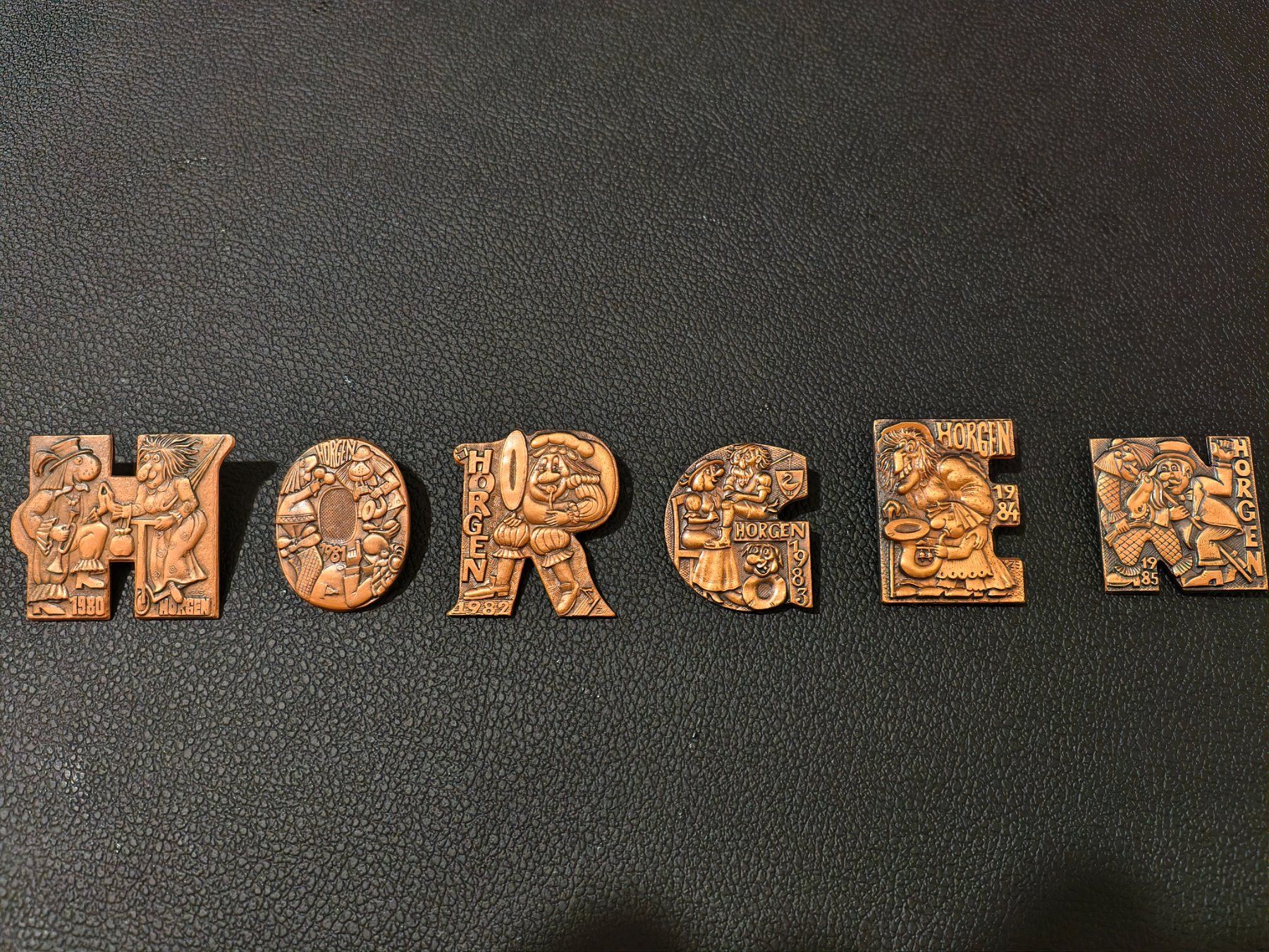 Spille & Fermagli: Fasnachtsplakette Horgen 80er – Usato da Horgen venduto da mar_tdt5