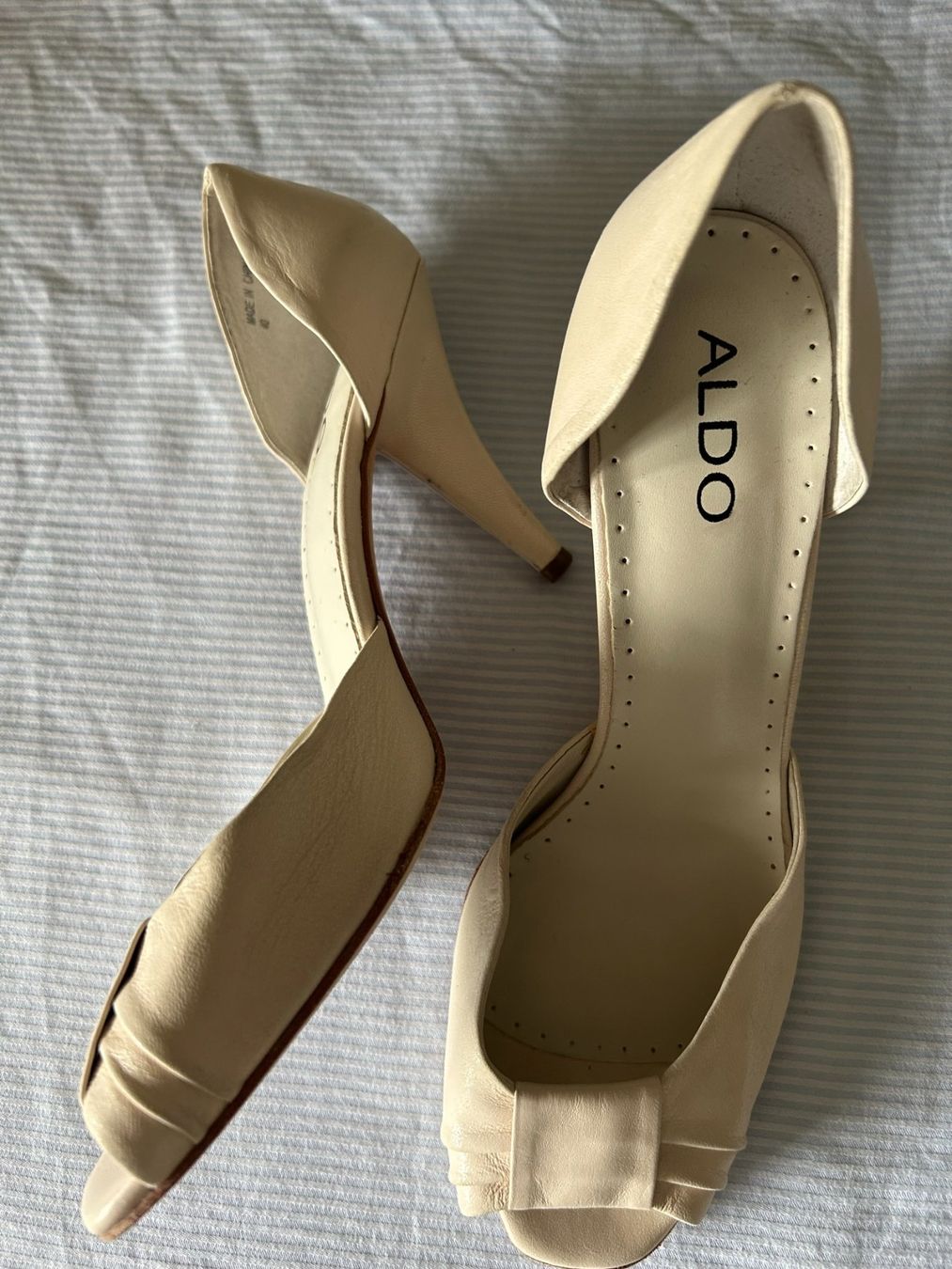 Aldo Damenschuhe: Escarpin élégant cuir ouvert de côté,  T/40 – Neu (gemäss Beschreibung) aus nyon von Lbabi 1