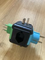 Reiseadapter Steckdosen-Adapter Universal neu ungebraucht