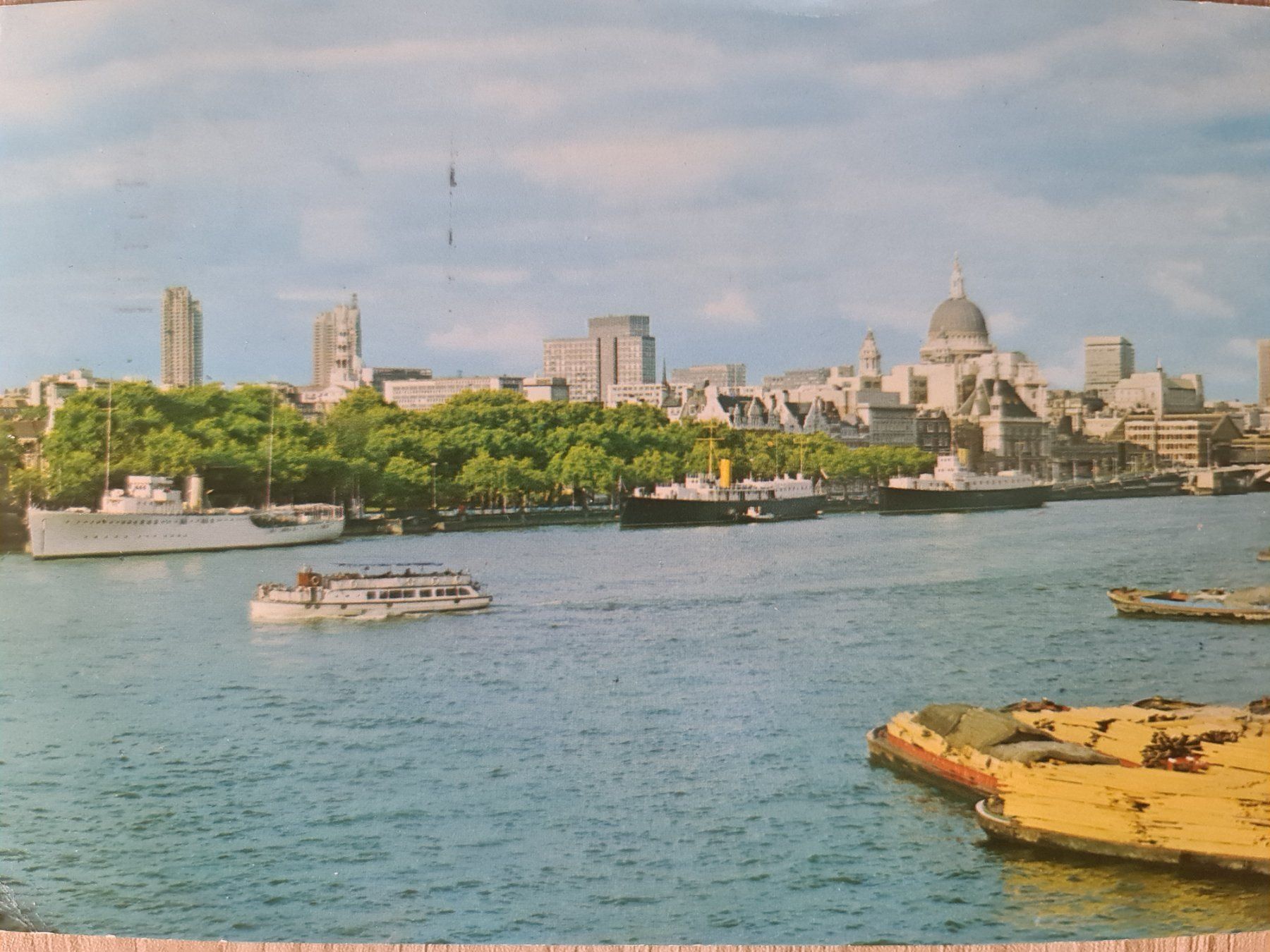 Cartoline postali: Ansichtskarte London 1973 – Usato da Dintikon venduto da Vexi