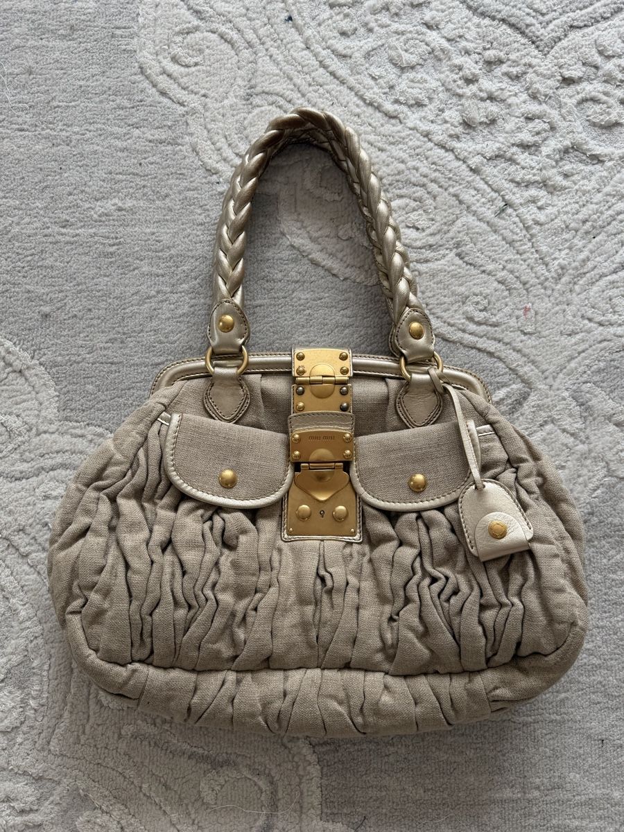 Miu Miu Sacs femmes: Miu Miu perfect condition spring collection coffer bag – Neuf (Voir description) à Küssnacht am Rigi par ann_wtt7