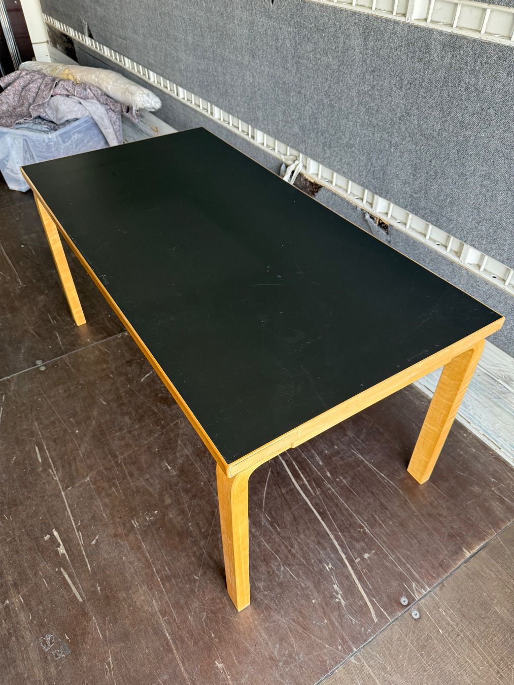 Artek Tavoli: Alvar Aalto Esstisch 81A – Usato da Zürich venduto da ERATOMIUM