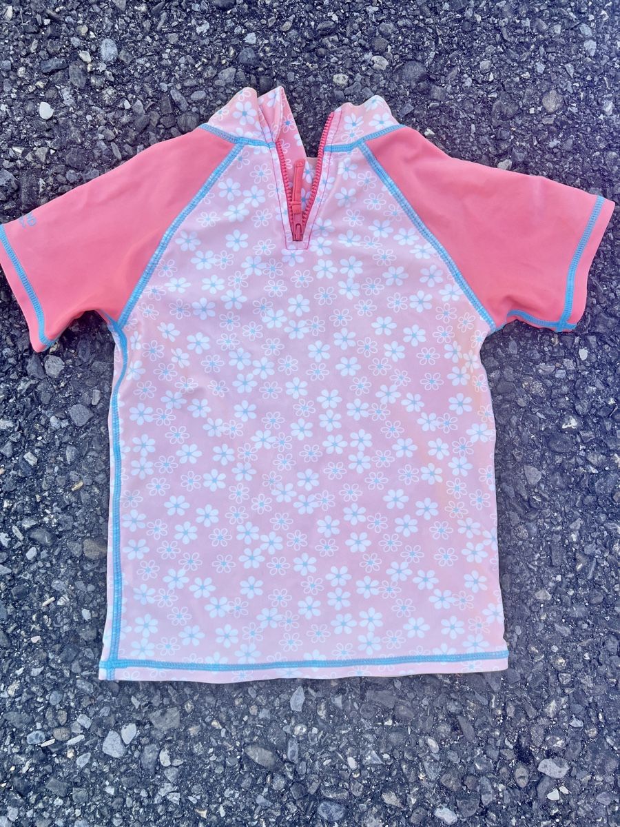 Costumi da bagno & Bikini: Bade-Shirt Extend Grösse 110 Blumenmuster Pink – Usato da Uetendorf venduto da pink2 1