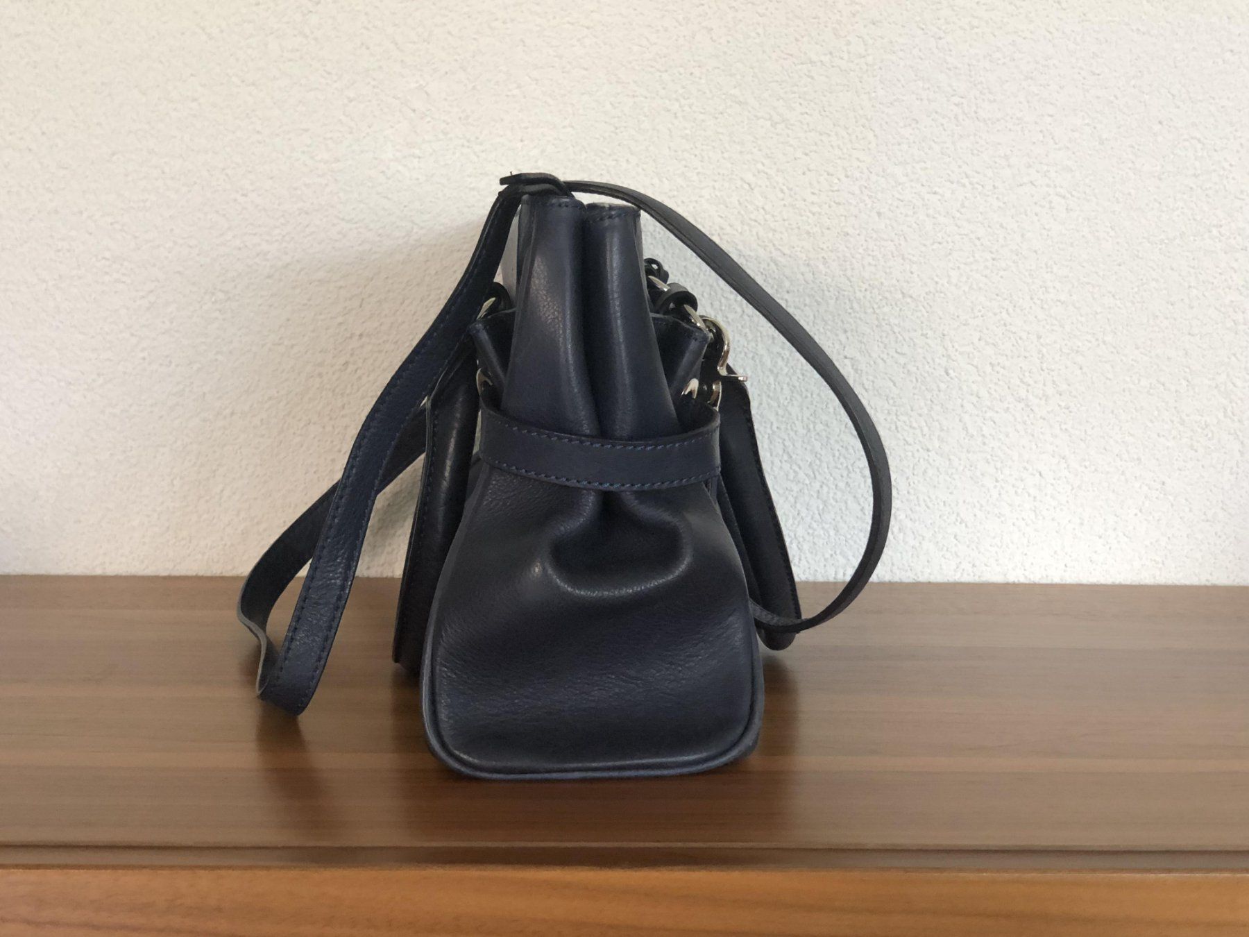 Borse da donna: Dunkelblaue Ledertasche – Usato da Tafers venduto da nad_2g7s 4