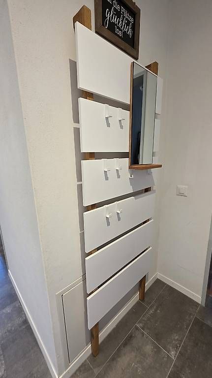 Guardaroba: Garderobe mit Spiegel & Haken - oder als Dekowand im Laden – Usato da Niederweningen venduto da sunny_luna056 2