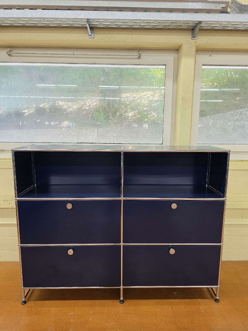 USM Regale: Designer Regal USM Haller in blau – Gebraucht aus Lichtensteig von Polsterwerk 3
