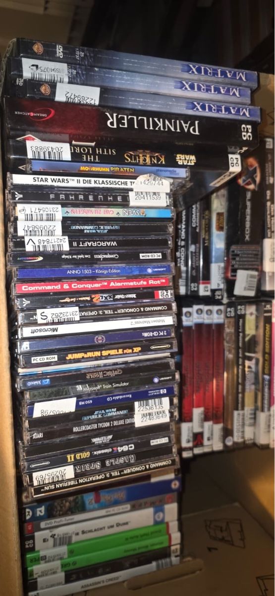 Tutti i DVDs: DVD-Spiele Collection Konvolut – Usato da Düdingen venduto da Nerdworld 1