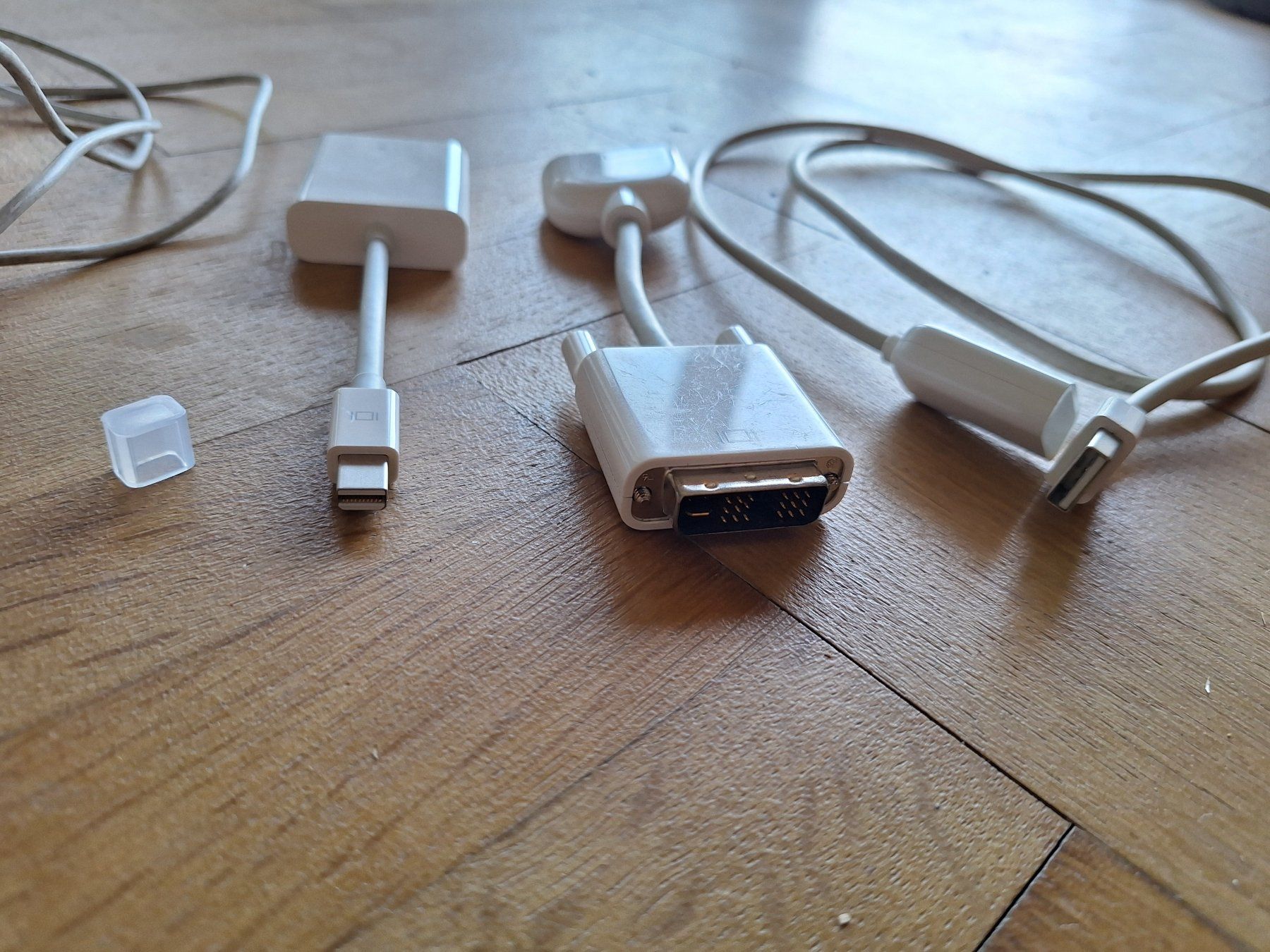 Apple Cavi: Câbles APPLE – Usato da Chêne-Bougeries venduto da xchrysalide 1