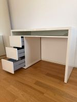 Schreibtisch mit 3 Schubladen 