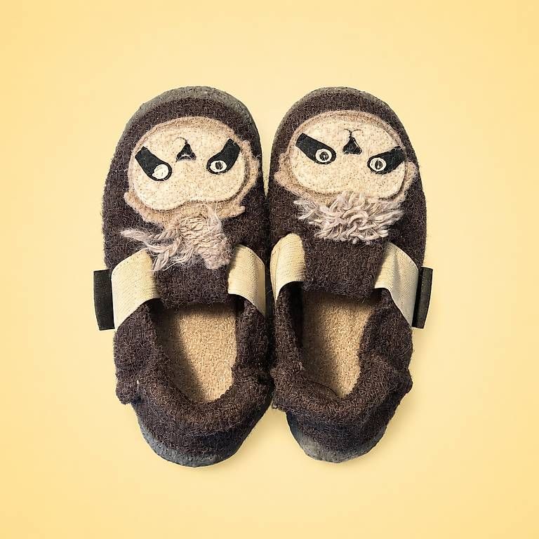Schuhe für Jungen: Kinder Hausschuhe Faultier – Gebraucht aus Wallenwil von SagShi