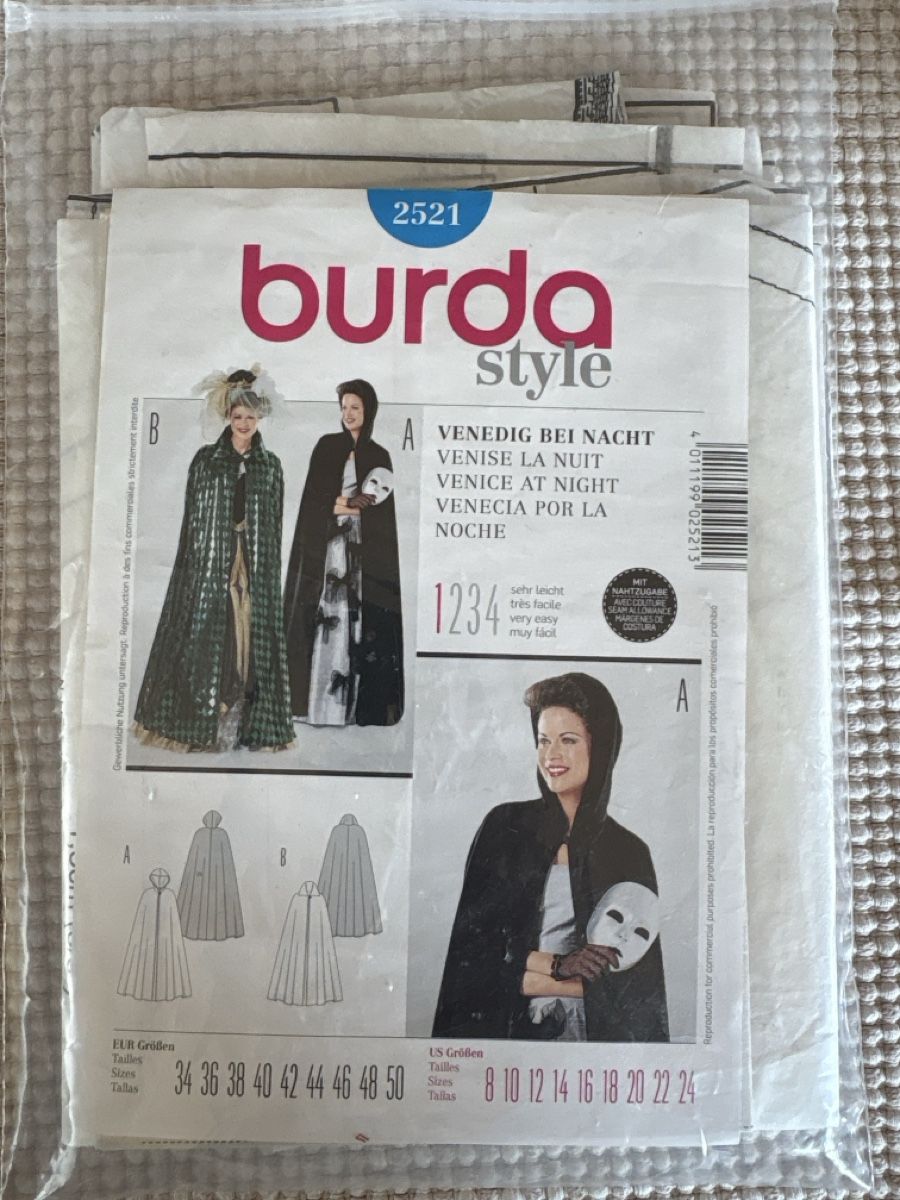 Cartamodelli: Burda Schnittmuster / Kostüm – Usato da Rümlang venduto da SchumBru10