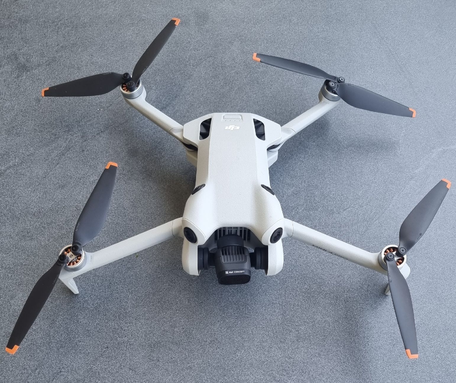 DJI Mini 4 Pro Fly More Combo Plus mit Koffer, 3 Akkus (Gebraucht) in ...