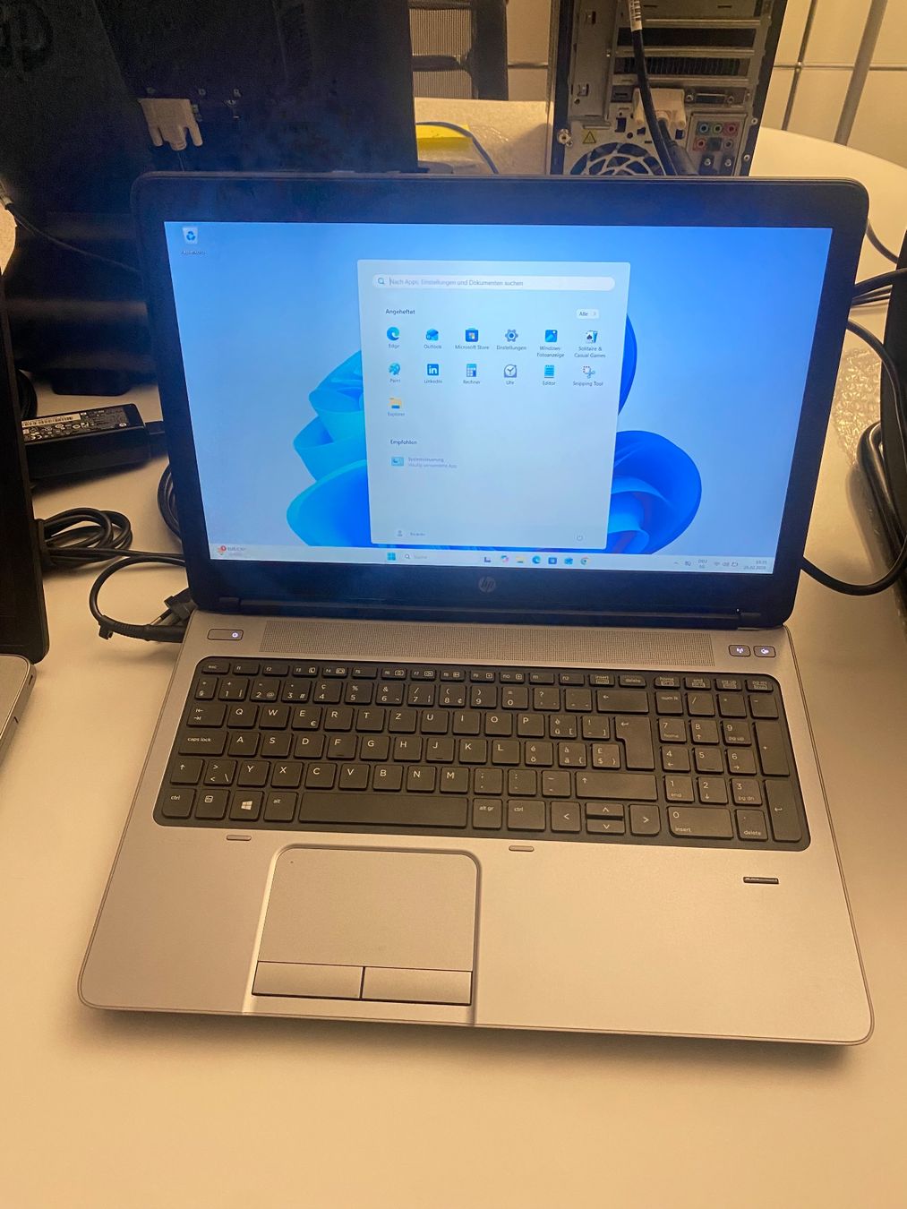 Hewlett Packard Notebook: HP ProBook Notebook - Windows 11 Pro – Usato da Herrliberg venduto da Julianopie 3