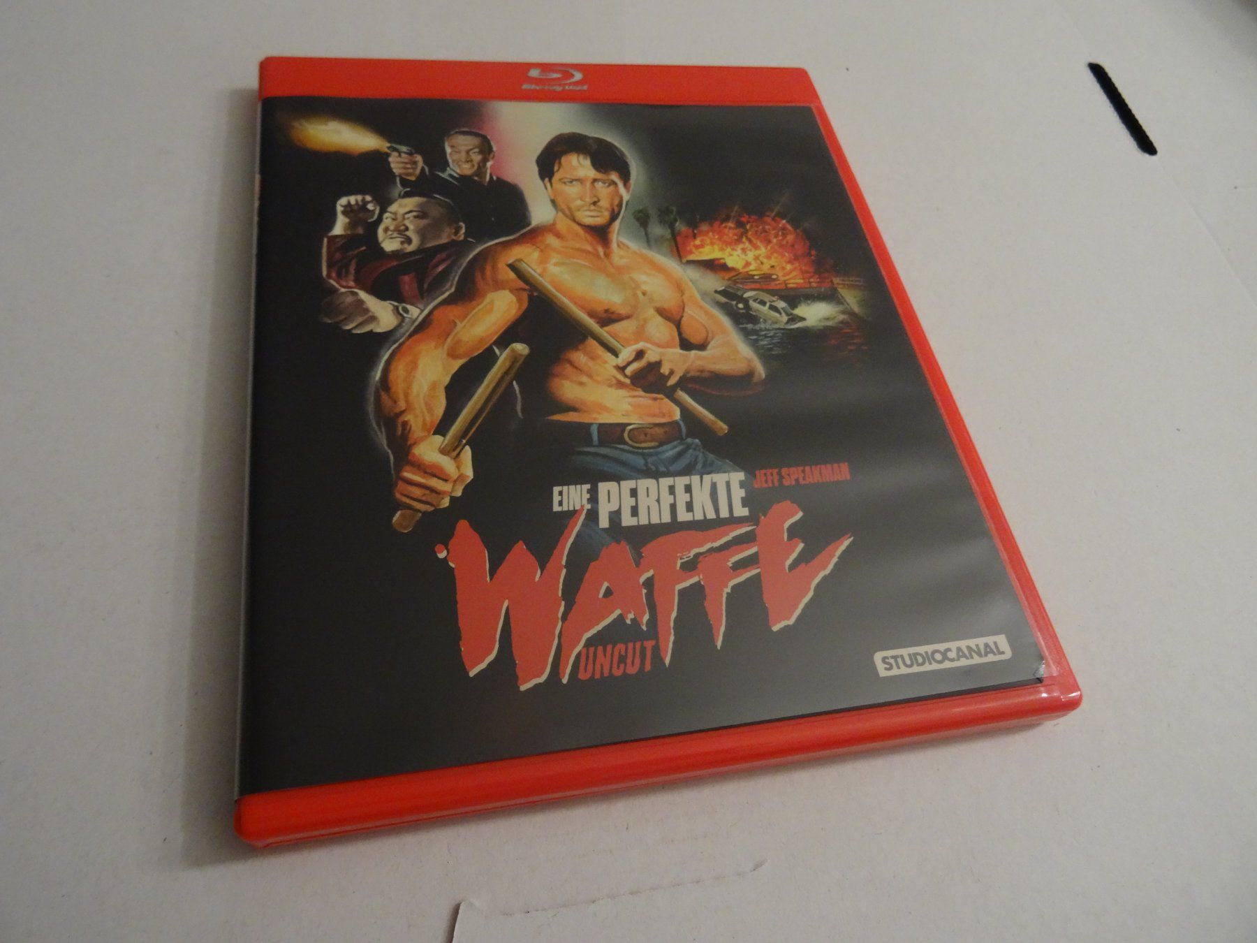 Tutti i DVDs: Blu-ray Film Eine perfekte Waffe Uncut – Usato da Olten venduto da Disc-Ausverkauf
