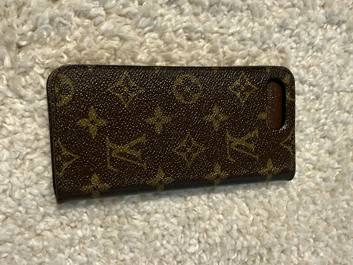 Louis Vuitton Cover & Protezioni schermo: Louis Vuitton Monogram iPhone Folio Case – Usato da Richterswil venduto da Prangins9 3