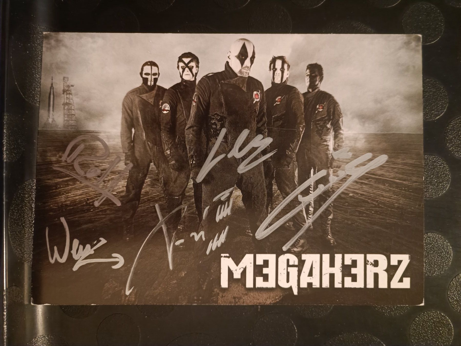 Autografi: Megaherz - Handsigniert alte Autogrammkarte – Usato da Menziken venduto da Artographs