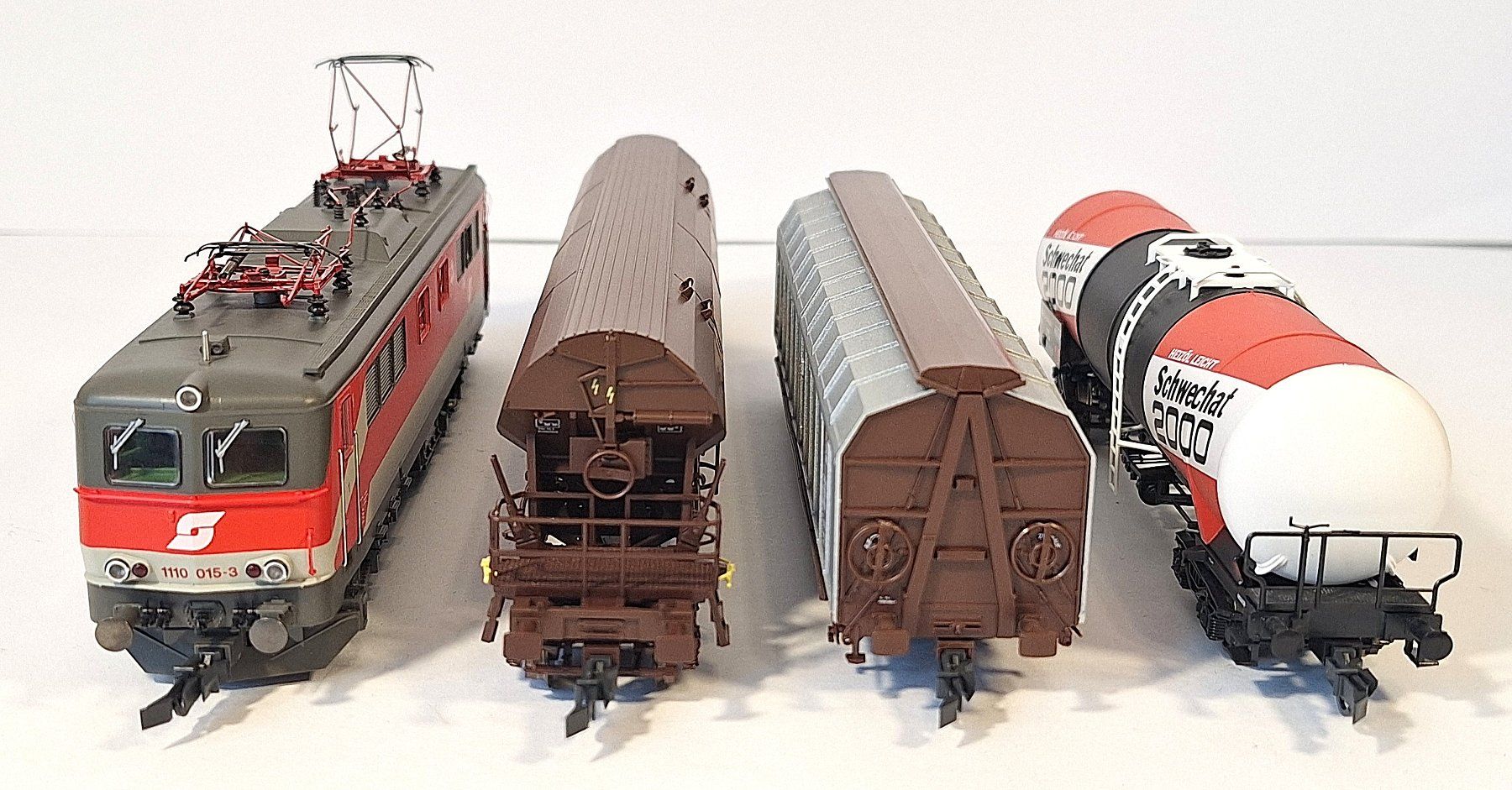 Roco Modellini di ferrovie: ÖBB 1110 mit Güterzug – Usato da Bern venduto da BahnliebhaberRe420 6