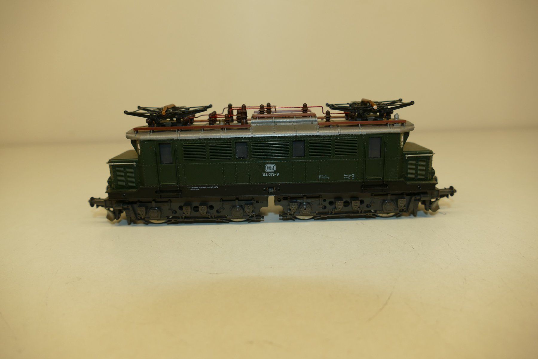Roco Modellini di ferrovie: Roco H0: DB Elektrolok Baureihe 144 – Usato da Niederhasli venduto da rail-duerst 1
