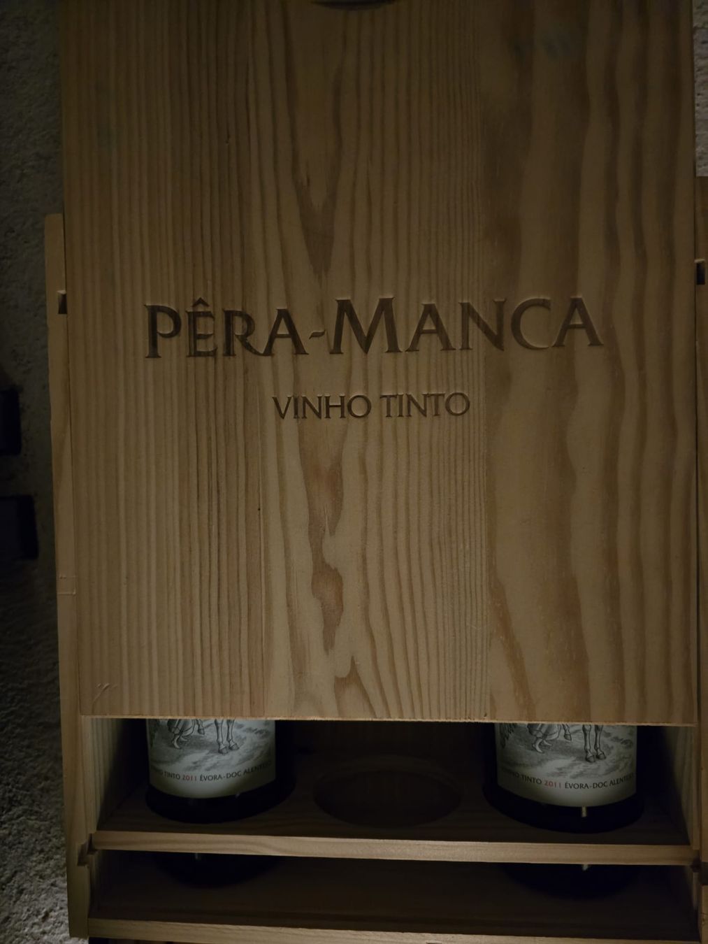 Vins: 2 !!LUXUS!! PÊRA MANCA 2011☆CARTUXA – Neuf avec emballage d'origine à la neuveville par houeka 2