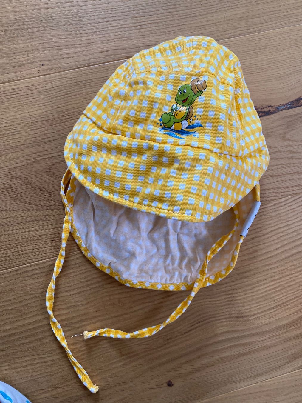 Berretti & Sciarpe: Daylong Sonnenhut mit Nackenschutz 6-12M – Nuovo (secondo la descrizione) da Einsiedeln venduto da PaedeK84
