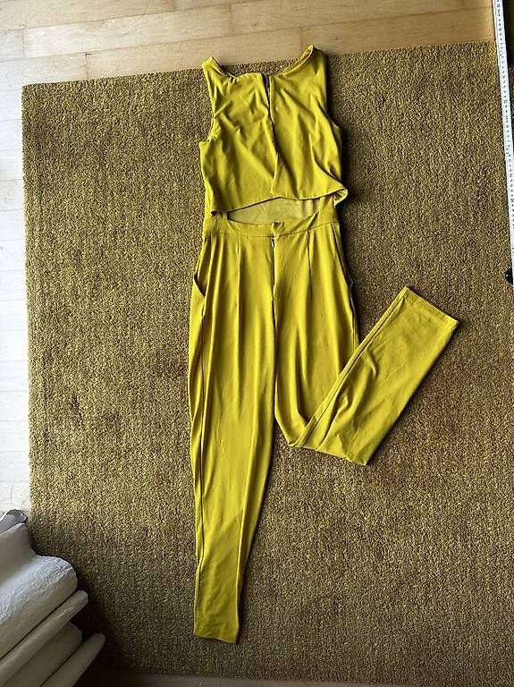 H&M Tute: Jumpsuit senfgelb XS – Usato da Buchrain venduto da pat4s 1