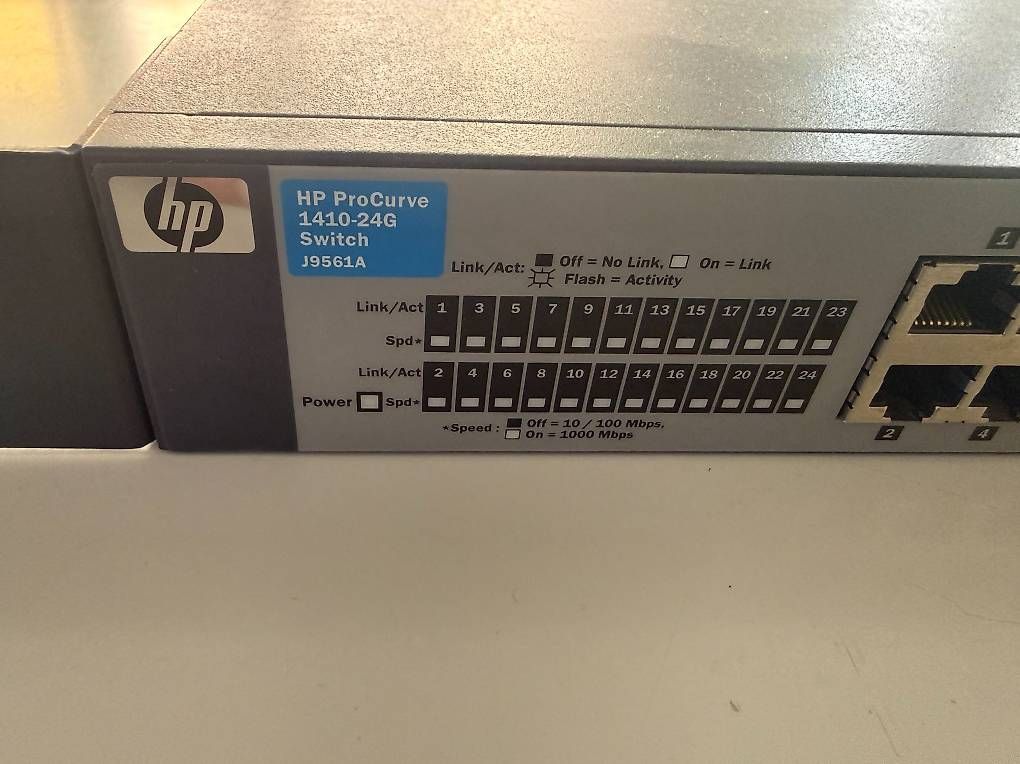 Hub & Switch: Switch HP J9561A – Usato da Genève venduto da thibaudrossetti 1
